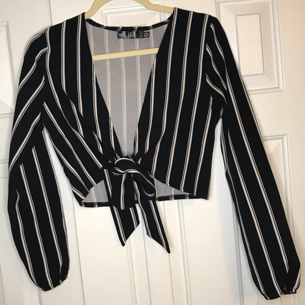 Missguided front knot crop top